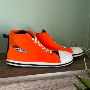 DENVER BRONCOS sneaker slippers | size L | in great condition
